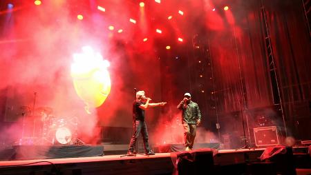 Imagen La música de Cali y El Dandee enardece pasiones en el Anfiteatro del Parque de La Marina