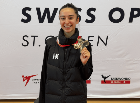 Imagen Melina Daniel, taekwondista del Hankuk International School, conquista...