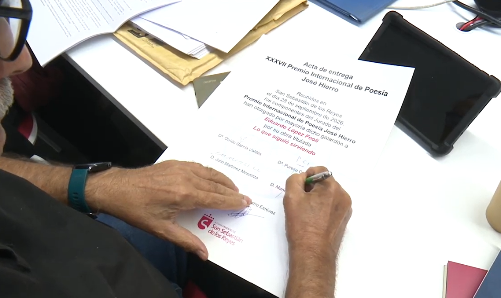 Imagen El uruguayo Eduardo López Feoli gana el XXXVII Premio Internacional de Poesía José Hierro de San Sebastián de los Reyes con `Lo que siguió sirviendo´