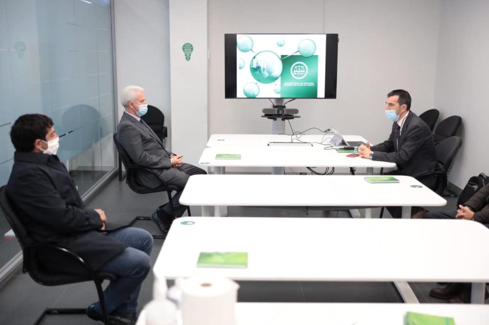 Imagen El Gobierno municipal visita uno de los puntos neurálgicos para la fabricación de vacunas contra la Covid-19