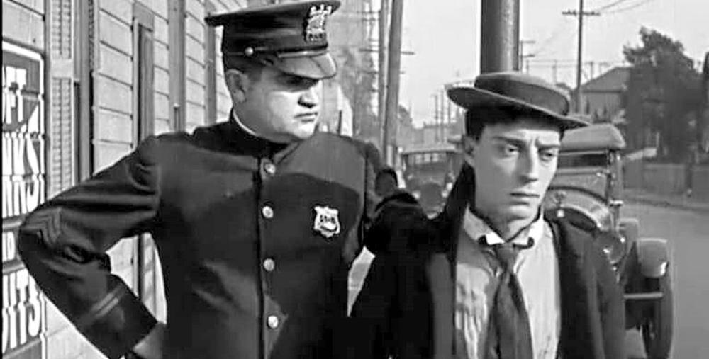 Fotograma de la película 'Cops', de Buster Keaton.