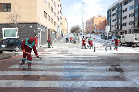 Imagen Recomendaciones para esparcir la sal para el deshielo