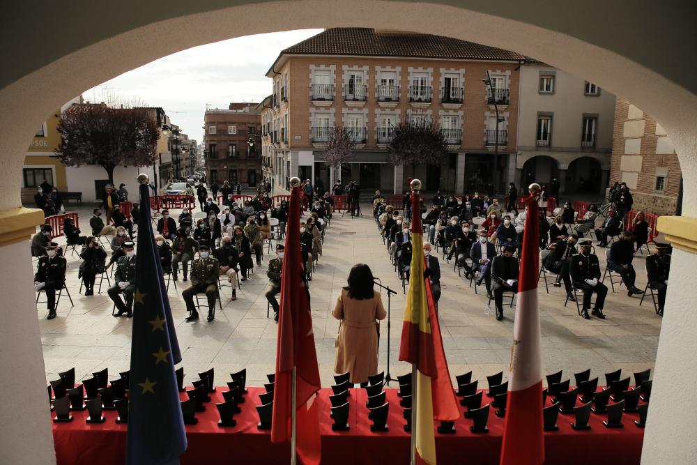 Imagen Sentido homenaje del Ayuntamiento a las pérdidas por la Covid-19 y a los trabajadores y colectivos volcados en la defensa de la salud de los vecinos