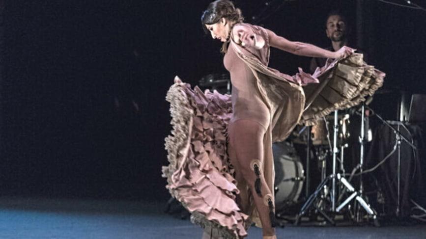 Imagen El TAM ofrece por el Día Internacional de la Danza dos grandes espectáculos: ‘Sin permiso. Canciones para el silencio’ y ‘Alicia en el País de las Maravillas'
