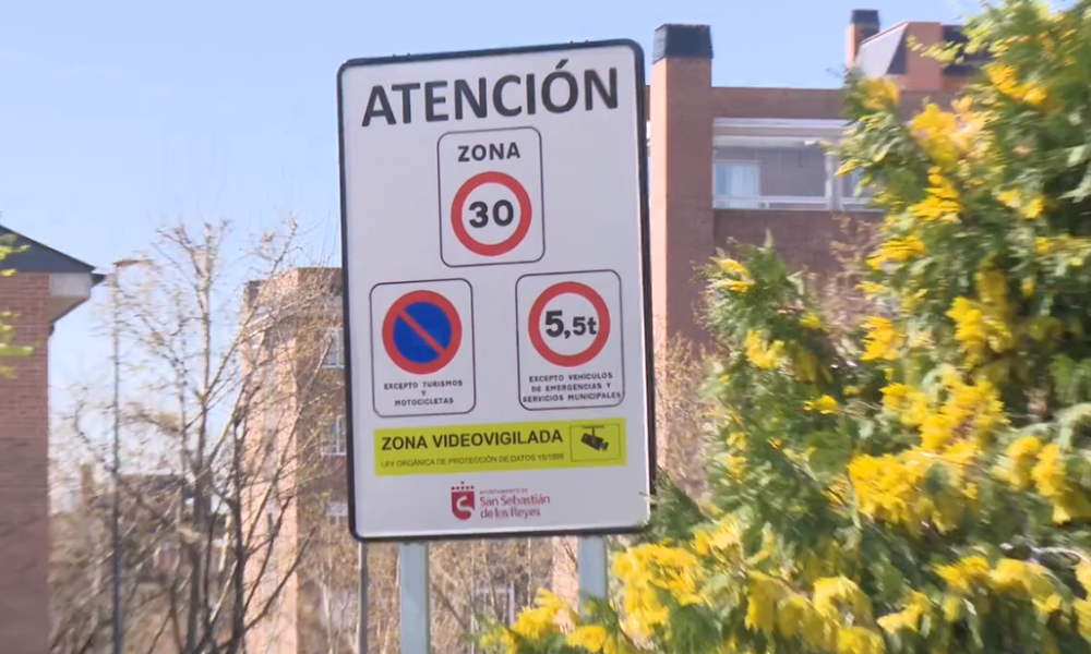 Imagen El Ayuntamiento regula la movilidad y el estacionamiento de vehículos en el barrio de Moscatelares con una 'Zona 30'