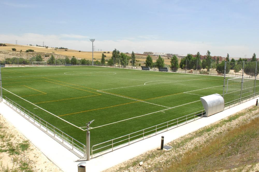 Imagen El Ayuntamiento invierte 1,3 millones de euros en reponer el césped de seis campos de fútbol
