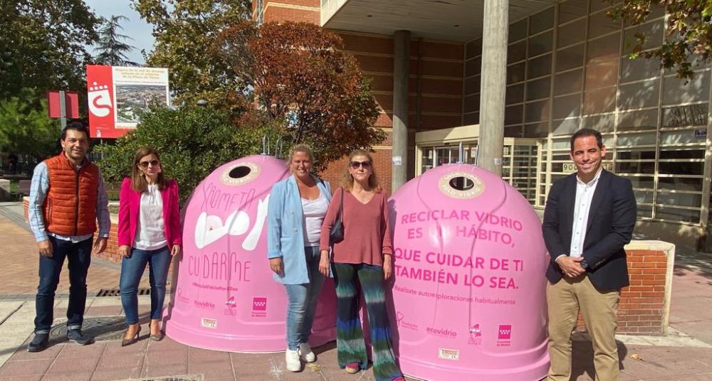 Imagen El Ayuntamiento y Ecovidrio presentan la campaña ‘Recicla vidrio por ellas’, en colaboración con la Fundación Sandra Ibarra