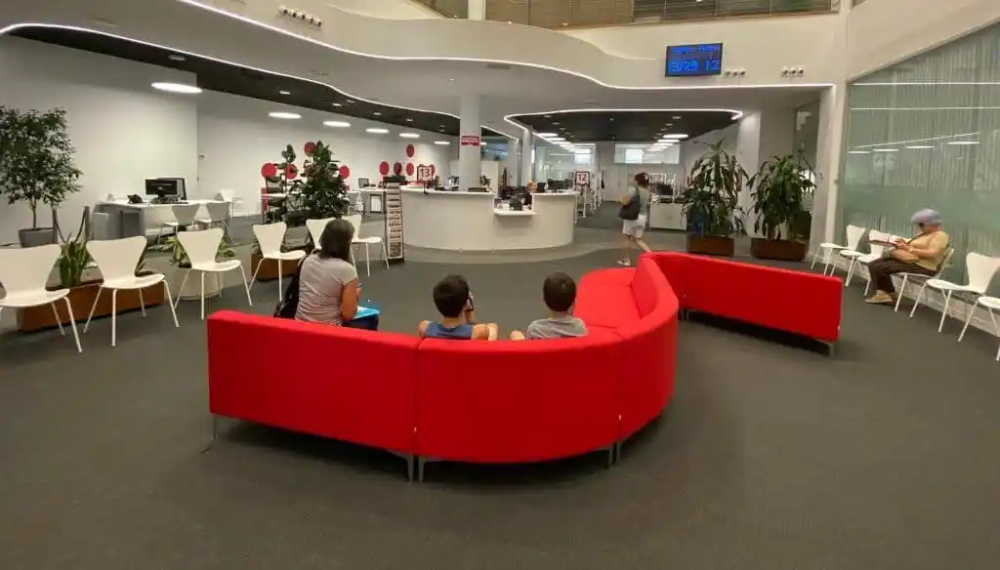 Imagen El SAC del edificio El Caserón abrirá la próxima semana por las tardes para atender las solicitudes de becas de comedor y material escolar