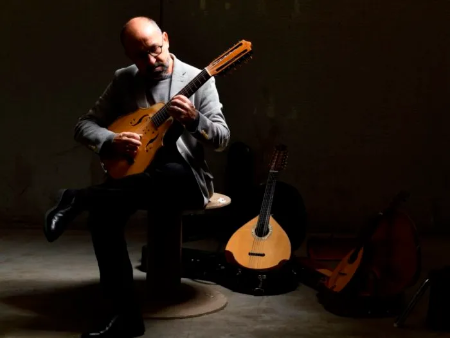 Imagen Los viernes de la tradición: Juan José Robles. Transiciones