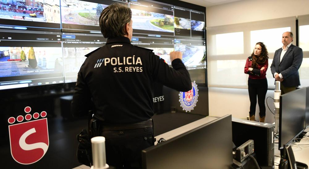 Imagen Un millón y medio de euros de inversión para 93 cámaras de alta seguridad conectadas al centro de comunicaciones de la Policía Local