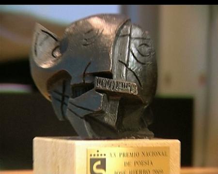 Imagen Abiertas las bases del XXII Premio Nacional de Poesía José Hierro