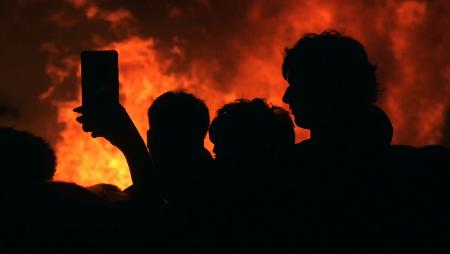 Imagen La hoguera de San Juan irradia energía y buena suerte desde San...