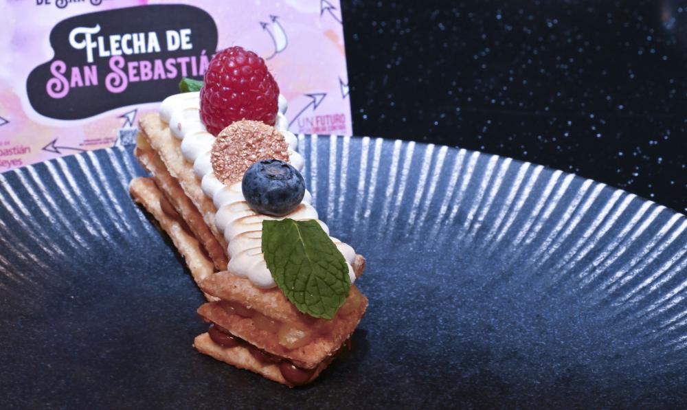 Imagen ‘La Flecha de San Sebastián’, el dulce típico oficial de la ciudad, se puede comprar estos días en la pastelería ‘La Emilita’