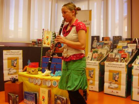 Imagen Biblioteca accesible. Cuenta Cris: Historias con alas y con pies