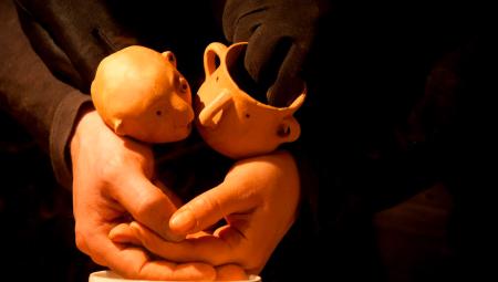 Teatro de cerca. Teatro de objetos. A mano