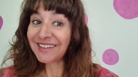 Día del cuento. Ana ApikA: De libro en libro