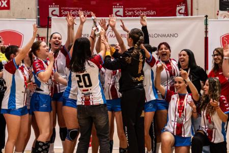 Imagen Los clubes de balonmano, hockey, voleibol y tiro con arco brillan este...