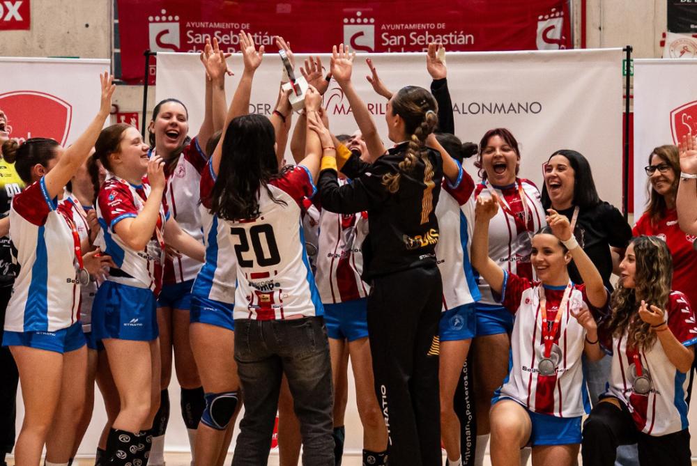 Imagen Los clubes de balonmano, hockey, voleibol y tiro con arco brillan este fin de semana en sus competiciones