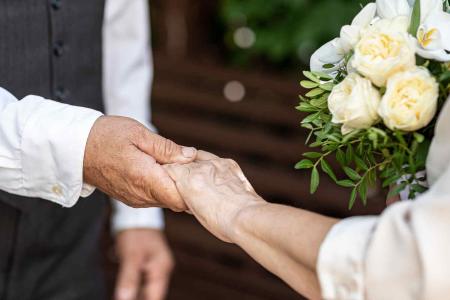 Imagen Nuestra ciudad rinde homenaje a los matrimonios que celebran sus bodas...